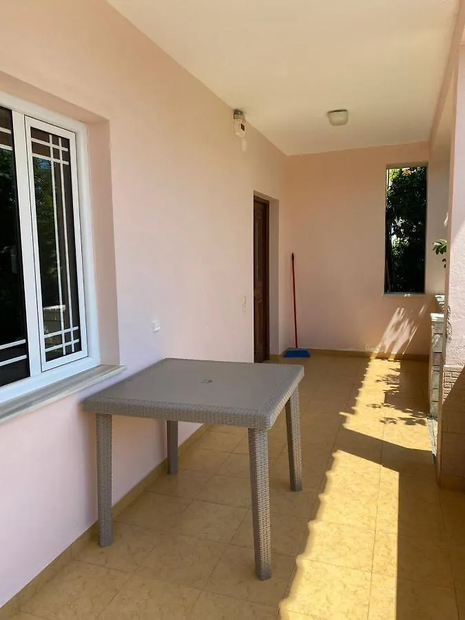 Lovely 2 Bedroom Rental Unit With Garden View City Center Саранда 0*,
